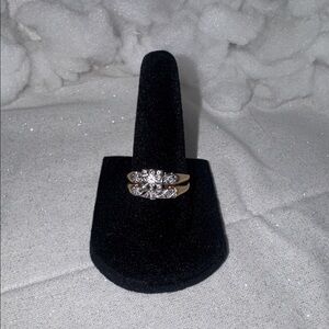 14k Women's Engagement/ Wedding Diamond Ring Set- Size 7